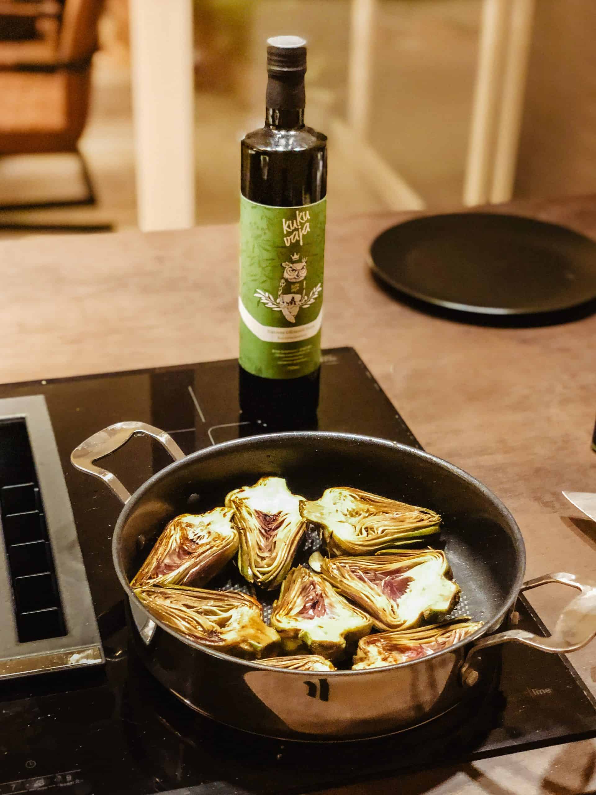 Spanish vegetarian dishes, Alcachofas salteadas - - vegetarian food in Spain, vegan food in Spain, Spainish vegetarian dishes, vegan in Spain, vegetarian in Spain, plant based food in Spain