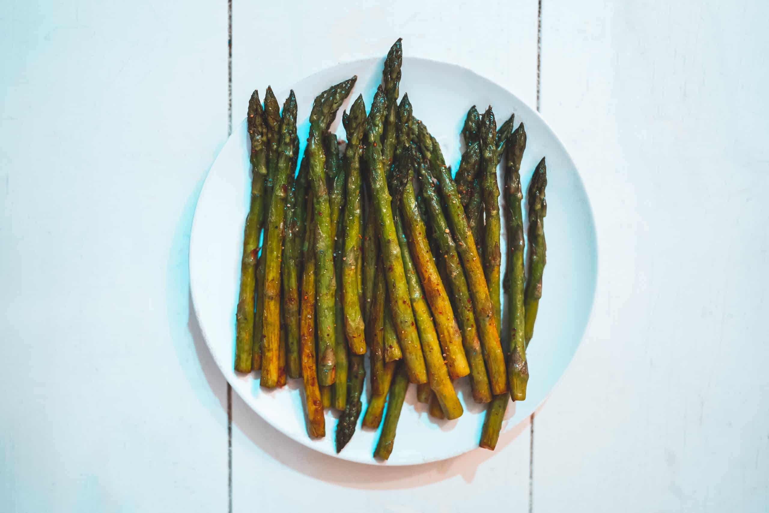 Espárragos salteados - vegetarian food in Spain, vegan food in Spain, Spainish vegetarian dishes, vegan in Spain, vegetarian in Spain, plant based food in Spain