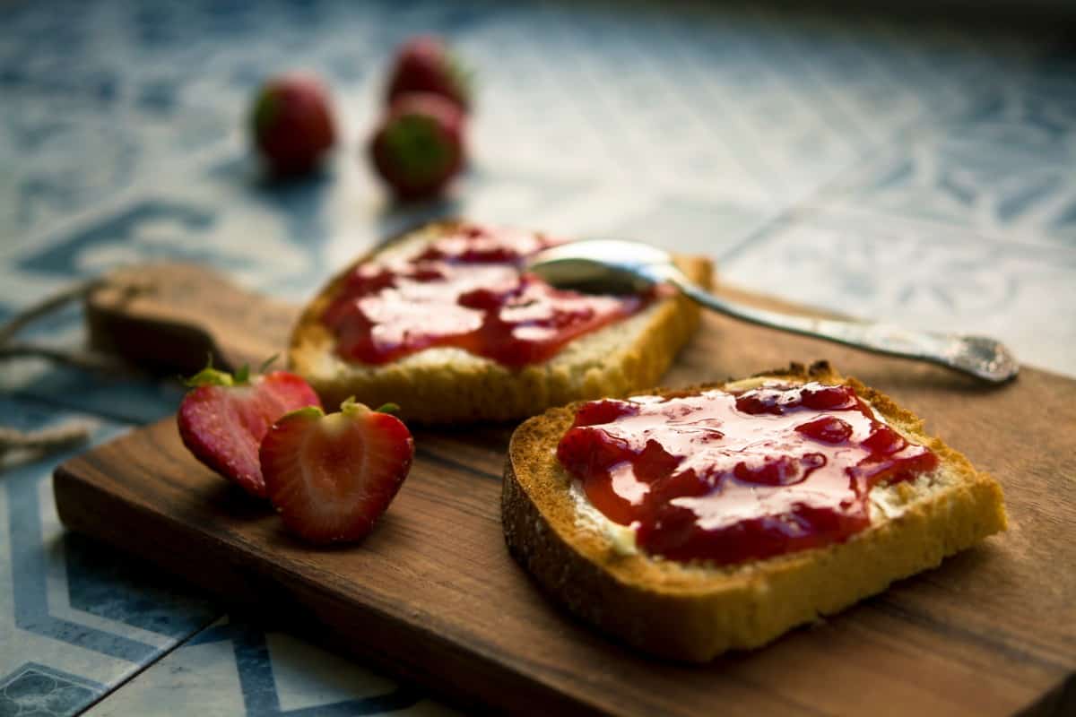 35. tostada con mermelada, vegetarian food in Spain, vegan food in Spain, Spainish vegetarian dishes, vegan in Spain, vegetarian in Spain, plant based food in Spain