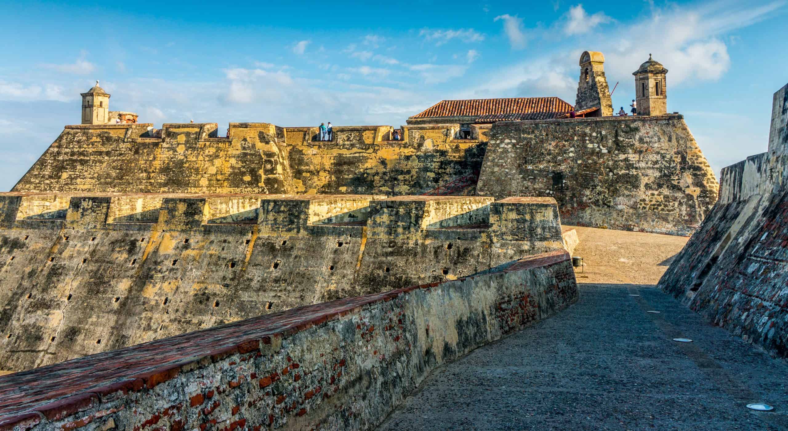 Comparison Santa Marta vs Cartagena - Which is the Better Trip in Colombia? 3 Castillo de San Felipe de Barajas - Cartagena vs Medellin, Cartagena vs Santa Marta