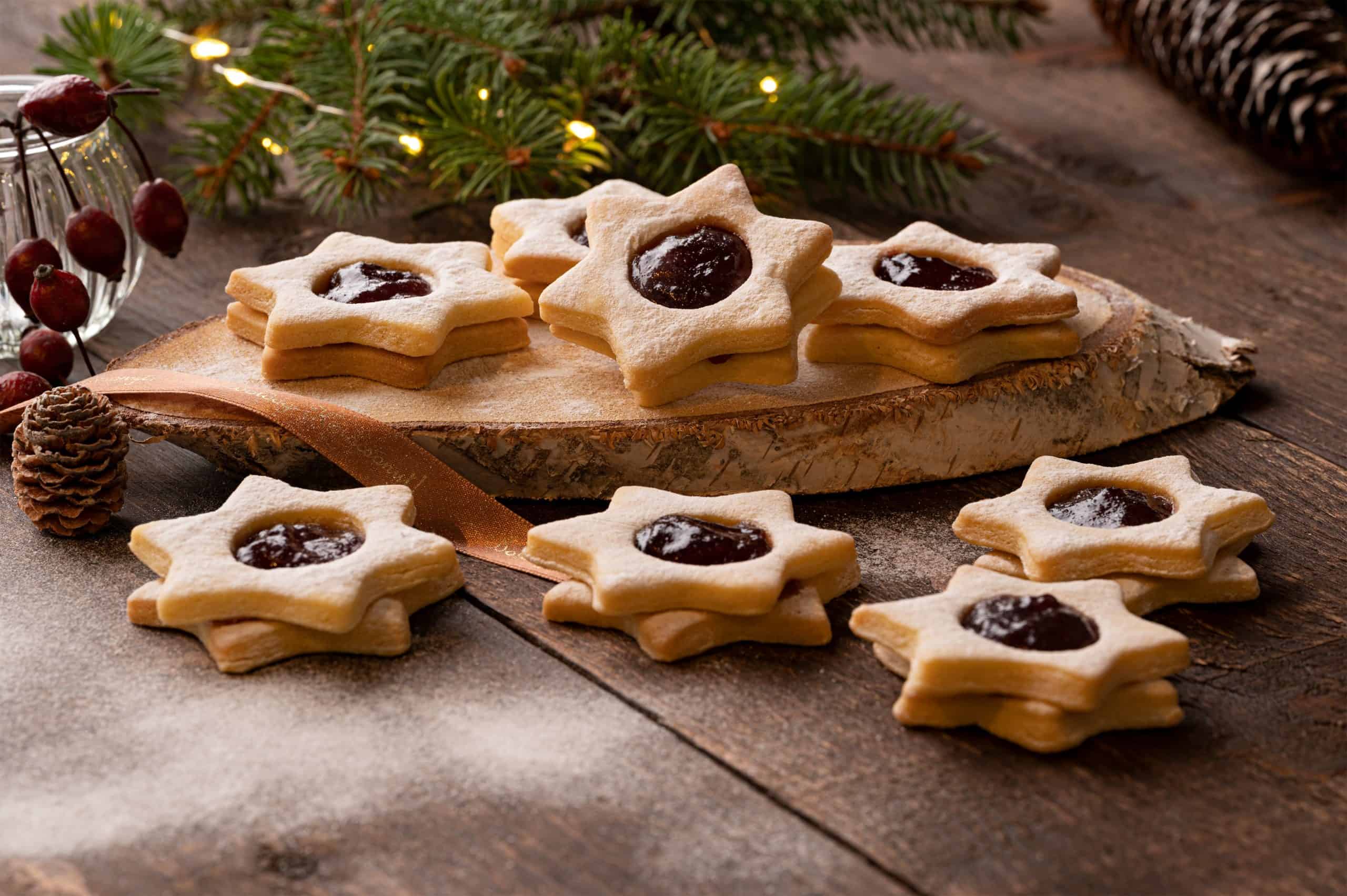 Linzer Cookies German Desserts scaled