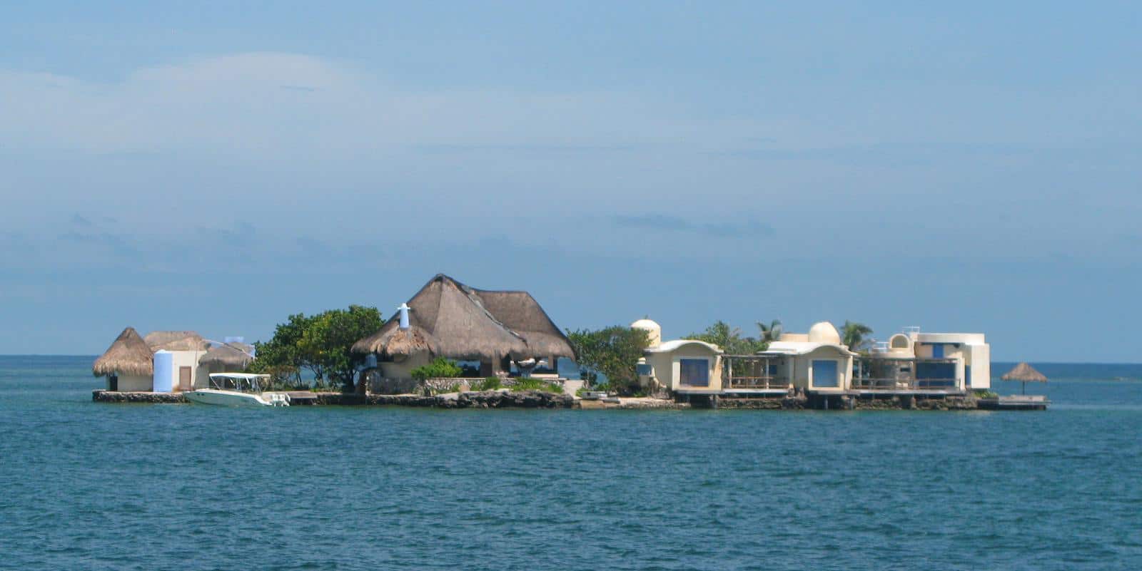 Comparison Santa Marta vs Cartagena - Which is the Better Trip in Colombia? 20 Rosario Islands / Islas del Rosario , Cartagena vs Medellin - 10 Best Reasons to Visit Each City