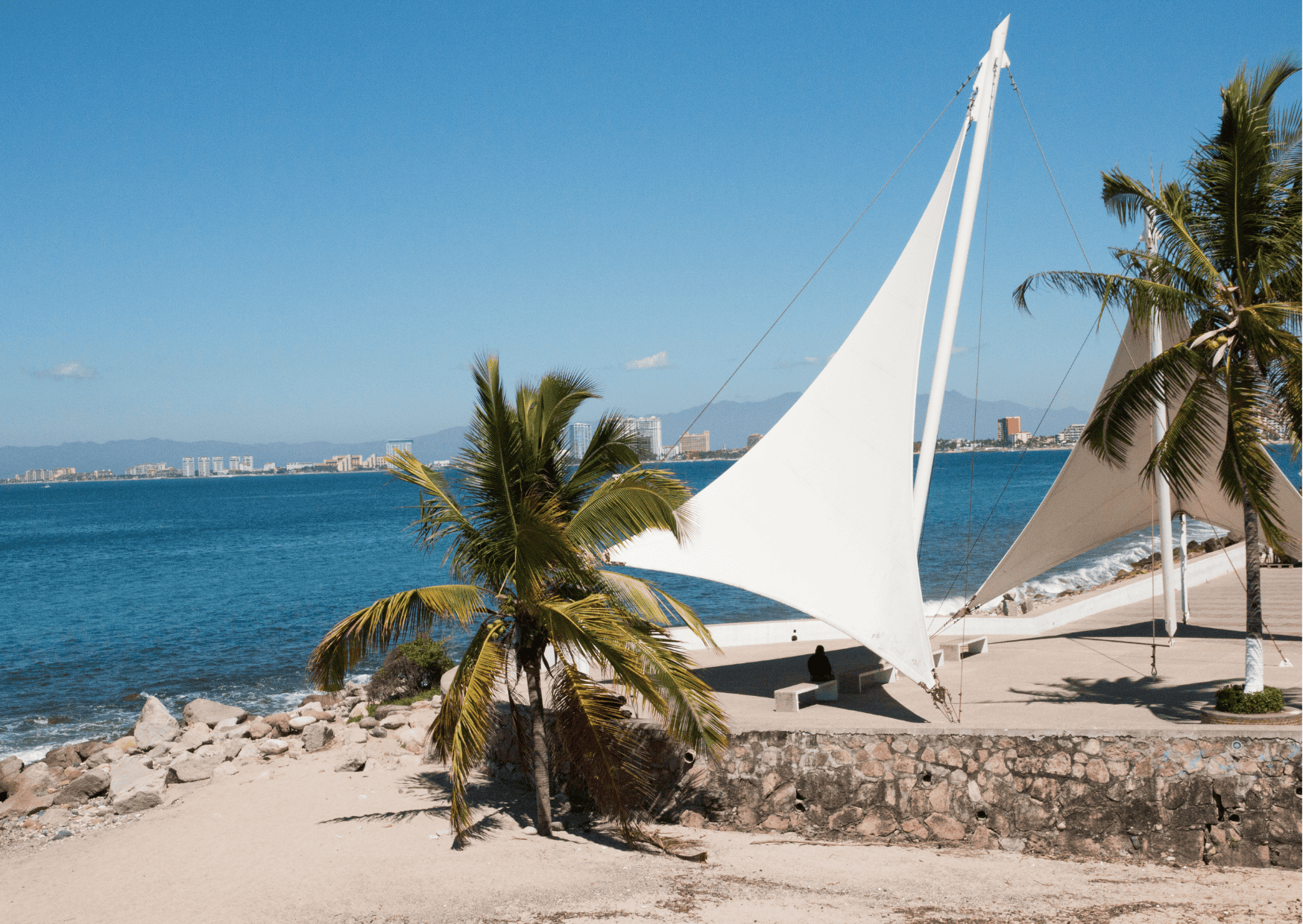Puerto Vallarta vs Playa del Carmen - Which is the Better Vacation? Playa del Carmen vs Puerto Vallarta