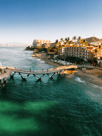 Puerto Vallarta - Puerto Vallarta vs Cabo