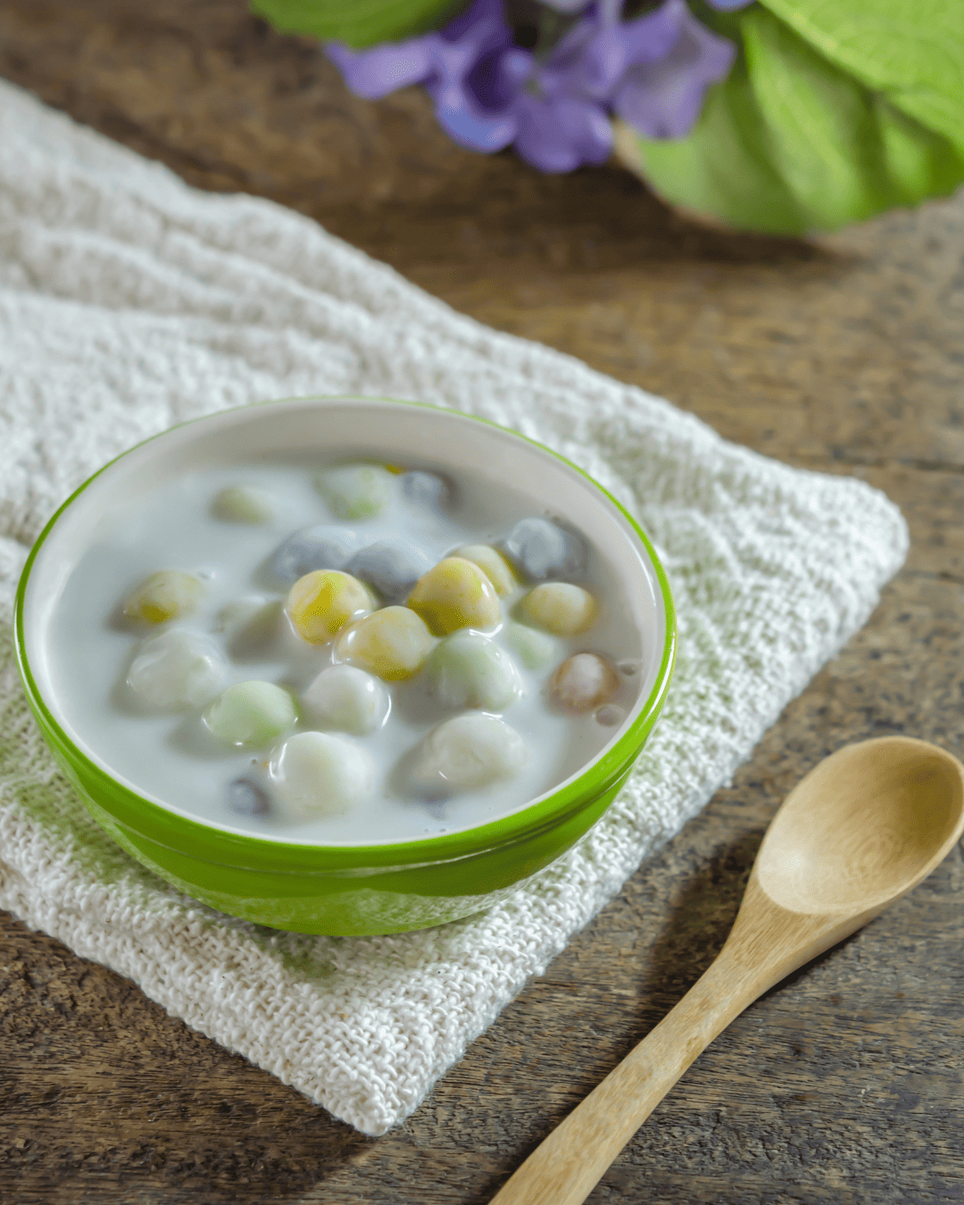 Why Thai Breakfast Will Change the Way You Eat Mornings Forever (20 Dishes You’re Missing Out On) 16 Bua Loy, typical thai breakfast, Breakfast in Thailand, Thai breakfast food, traditional Thai breakfast food, Thai breakfast foods,