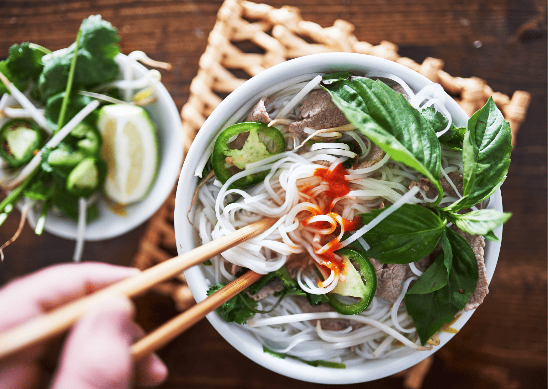 5 Most Popular Vietnamese Dishes (Recipe Guide) Tips And Calories, Vietnamese Breakfast Foods - 10 of the Best Traditional Breakfast in Vietnam (Plus 5 more!)