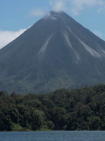 How To Get From San Juan del Sur to La Fortuna Best Way – All Possible Ways, San Juan del Sur to La Fortuna, cheapest way from San Juan del Sur to La Fortuna, best way from San Juan del Sur to La Fortuna, San Juan del Sur to La Fortuna by bus, bus from San Juan del Sur to La Fortuna, taxi from San Juan del Sur to La Fortuna, Uber from San Juan del Sur to La Fortuna, private transfer from San Juan del Sur to La Fortuna, Shared Van from San Juan del Sur to La Fortuna, rent a car at San Juan del Sur, TICA bus from San Juan del Sur to La Fortuna, public buses from San Juan del Sur to La Fortuna