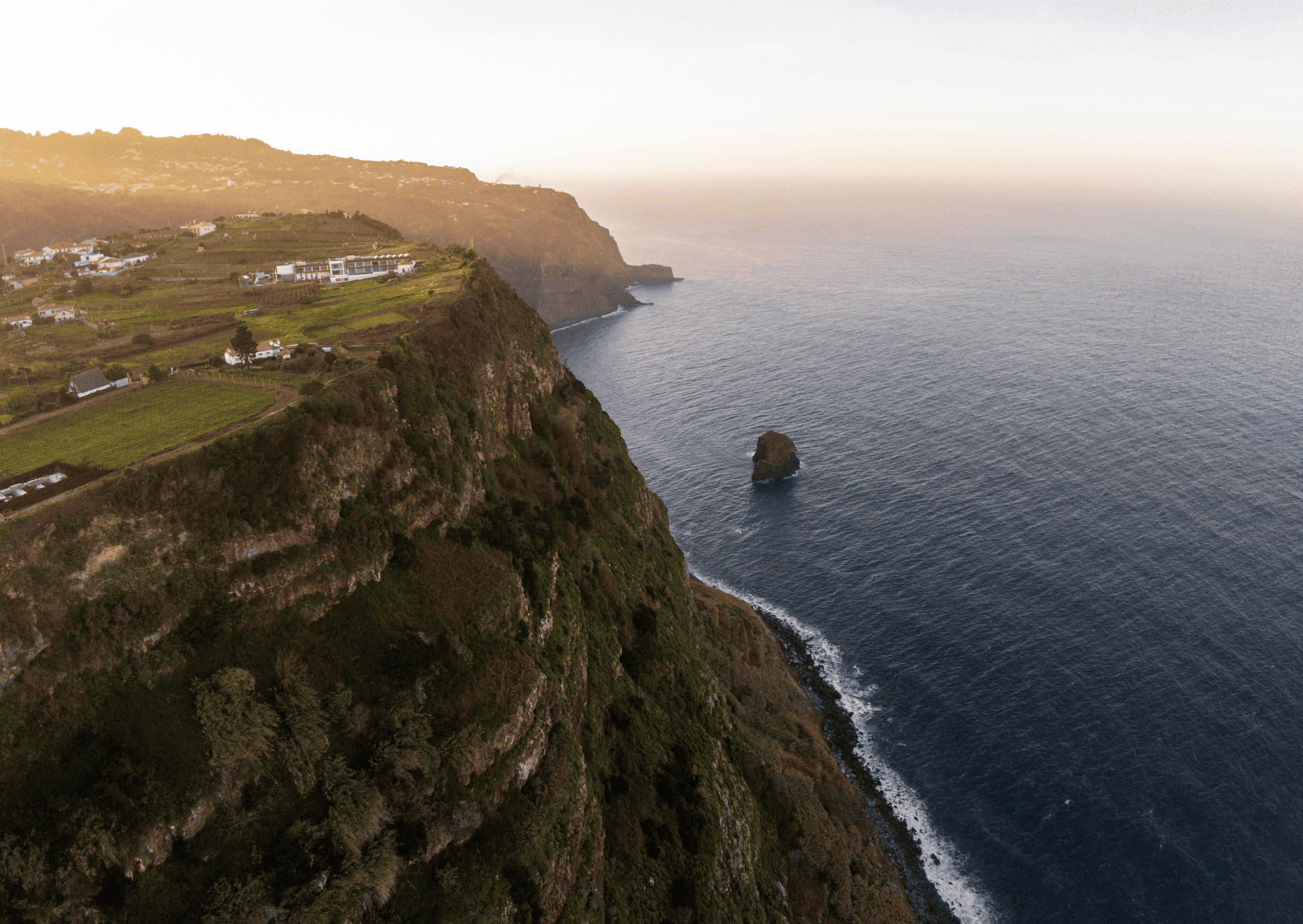 Santana, Canary Islands vs Madeira, Madeira vs Canary Islands