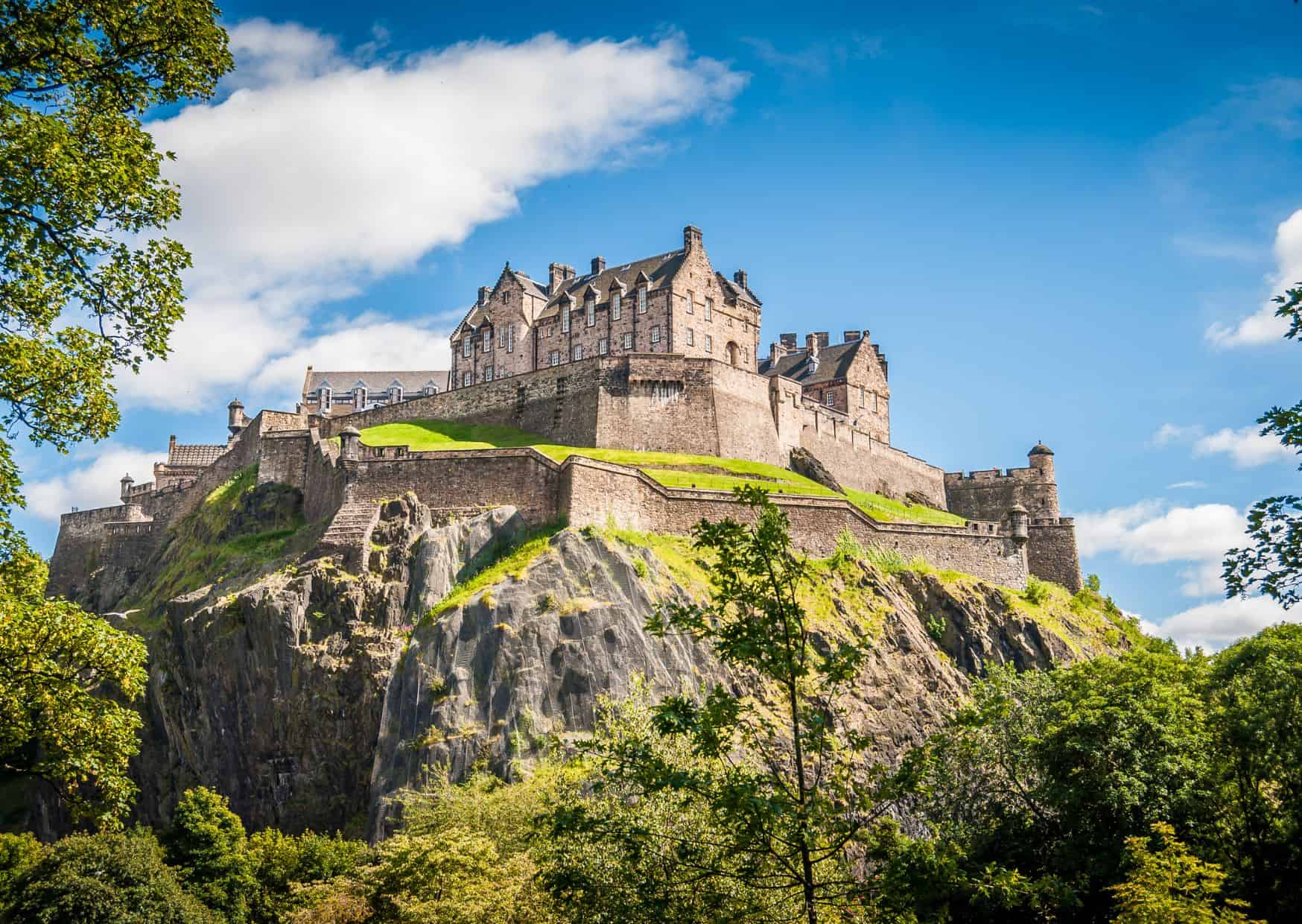 How To Get From Edinburgh to Edinburgh Airport Best Way 7 How To Get From Edinburgh to Edinburgh Airport Best Way, shuttle bus from Edinburgh to Edinburgh airport, bus from Edinburgh to Edinburgh airport, cheapest way from Edinburgh to Edinburgh airport, Edinburgh to Edinburgh airport, by train from Edinburgh to Edinburgh airport, taxi from Edinburgh to Edinburgh airport, uber from Edinburgh to Edinburgh airport, private transfer from Edinburgh to Edinburgh airport, metro from Edinburgh to Edinburgh airport, shuttle bus from Edinburgh to Edinburgh airport