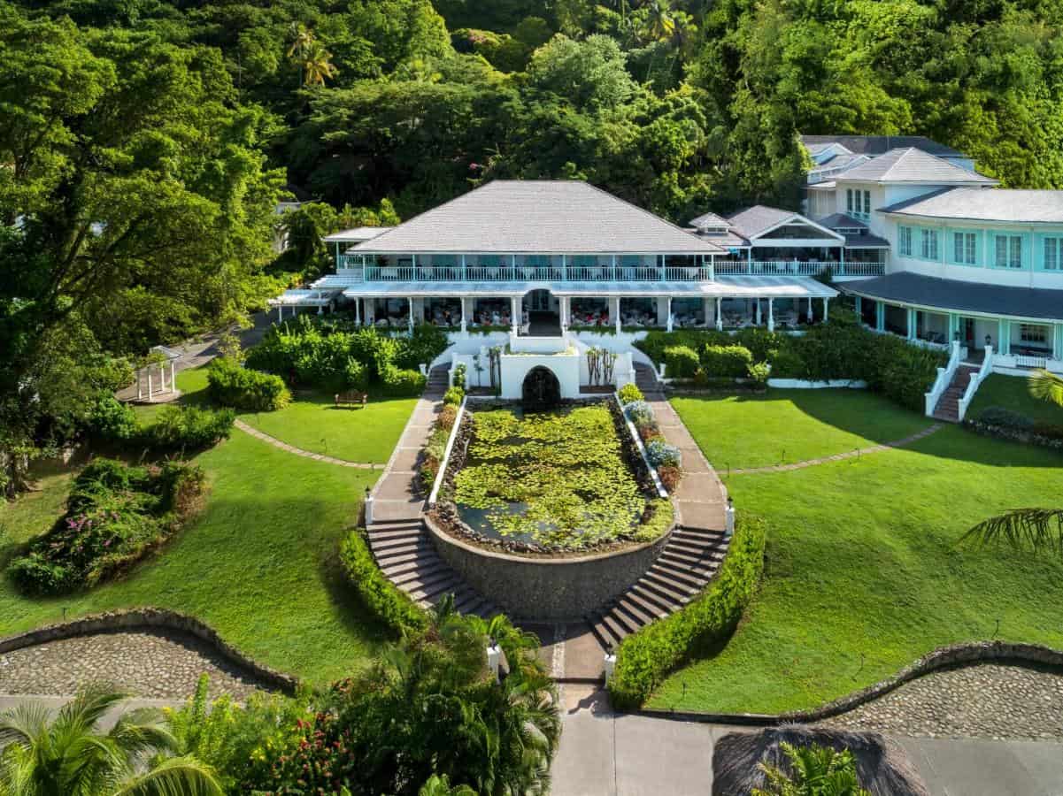 Saint Lucia vs St Kitts: Which is the Better Vacation?