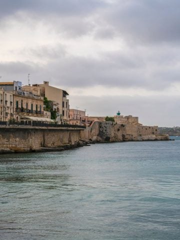 How To Get From Catania Airport to Syracuse Best Way, cheapest way from Catania Airport to Syracuse, cheapest way from Catania Airport to Syracuse, Catania Airport to Syracuse, bus from Catania Airport to Syracuse, taxi from Catania Airport to Syracuse, uber from Catania Airport to Syracuse, train from Catania Airport to Syracuse, shuttle bus from Catania Airport to Syracuse, private transfer from Catania Airport to Syracuse
