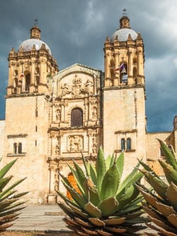 How To Get From Puebla to Oaxaca Best Way, cheapest way from Puebla to Oaxaca, Puebla to Oaxaca, bus from Puebla to Oaxaca, occ bus from Puebla to Oaxaca, AU autobuses unidos from Puebla to Oaxaca, shared van from Puebla to Oaxaca, Colectivo from Puebla to Oaxaca, Uber from Puebla to Oaxaca, taxi from Puebla to Oaxaca