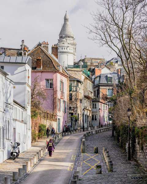Don’t Do This in Paris: 15 Things Not to Do in Paris, Montmarte Paris - France Switzerland Itinerary 14 Days
