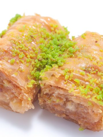 5 Most Popular Dishes In The Balkans (Recipe Guide) Tips And Calories, How to Make Baklava – Authentic Baklava (Recipe Guide)