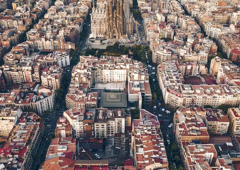 12 Common Mistakes to Avoid When Living in Barcelona, Things to Know Before Visiting Barcelona - Travel Tips Guide
