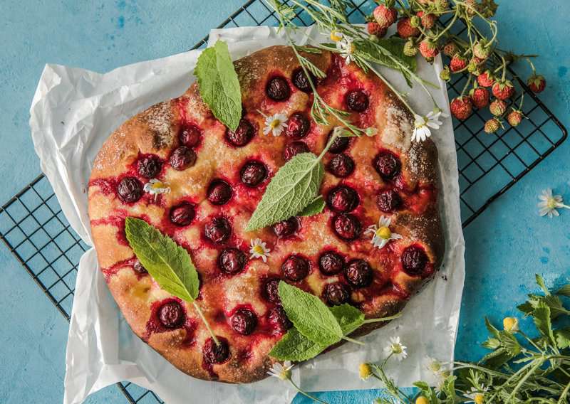 If You Love Focaccia, You Need to Try Schiacciata: Focaccia Gets the Fame, but Schiacciata Deserves the Spotlight 2 Focaccia Vs Schiacciata What is the Difference And Who Wins, How to Make Foccacia – An Authentic Foccacia (Recipe Guide)