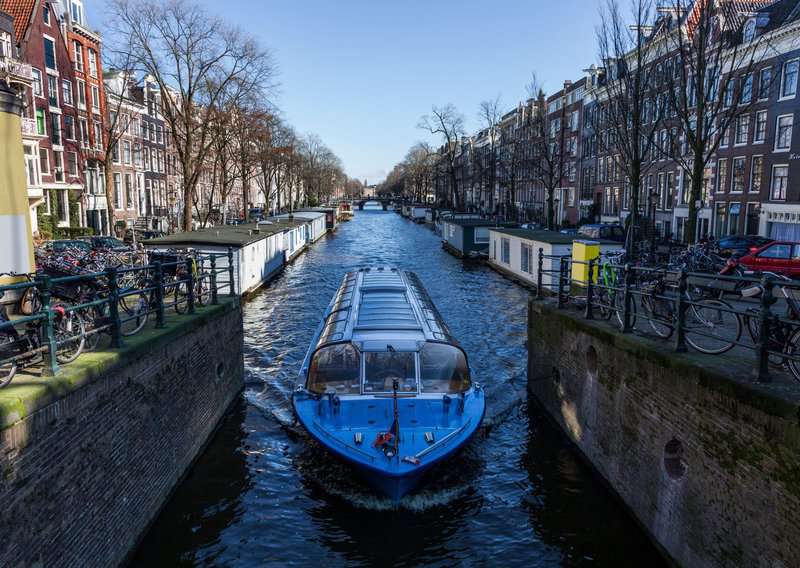 7 Tourist Traps to Avoid in Amsterdam (Travel Guide)