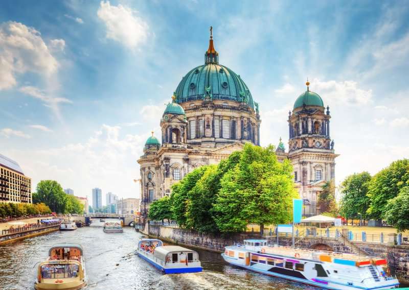 Tourist Traps to Avoid in Berlin How to Avoid Them (Travel Guide)