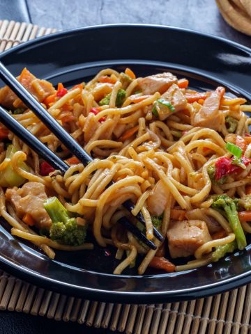 How to Make Chow Mein – Authentic Chow Mein (Recipe Guide)