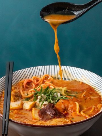 10 Most Delicious Soups to Try Around the World (Recipe Guide), How to Make Laksa – Authentic Laksa (Recipe Guide)