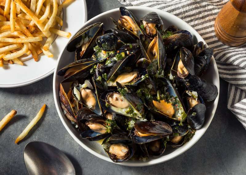 The Mussels Recipe That Makes Restaurant Seafood Feel Overpriced: How to Make Moules That Taste Like a French Bistro 1 How to Make Moules - Authentic Moules (Recipe Guide) Tips and Calories