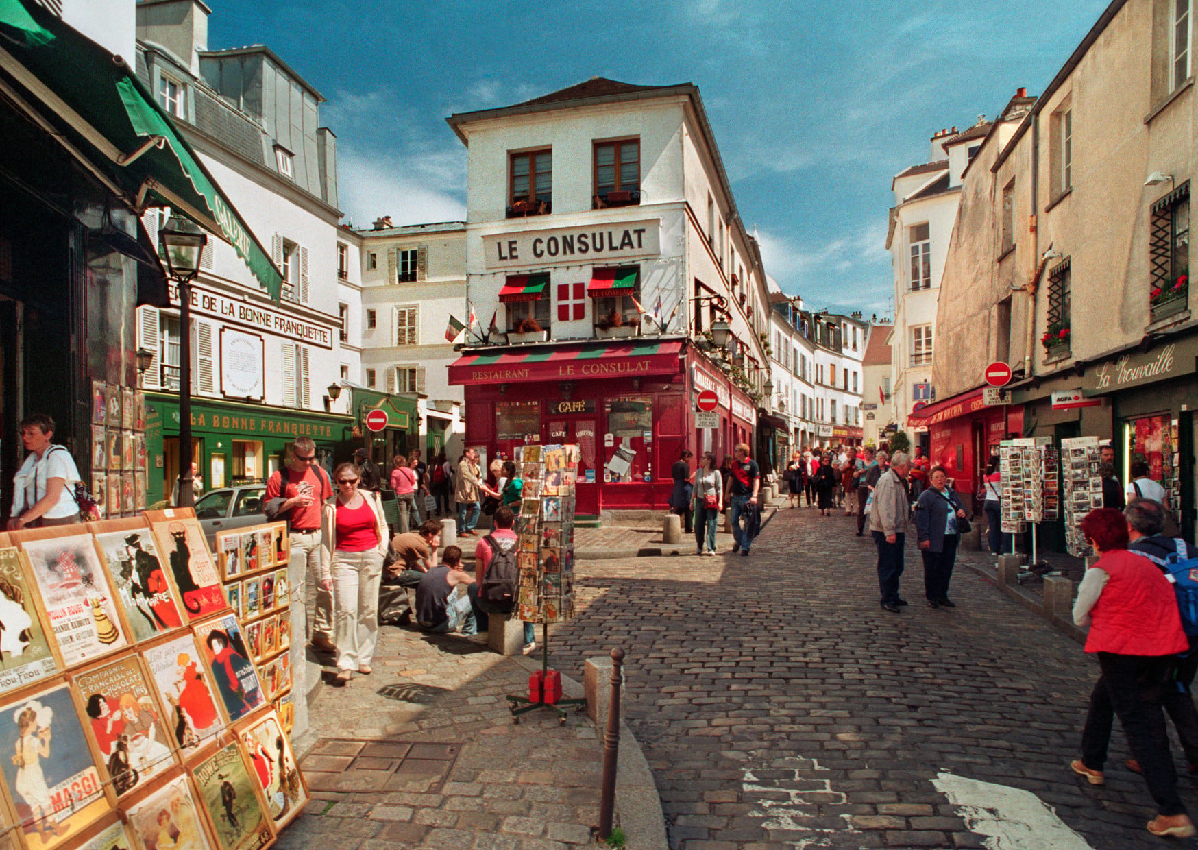 Paris Le Consulat 8 Mistakes Tourists Make in Paris to Avoid