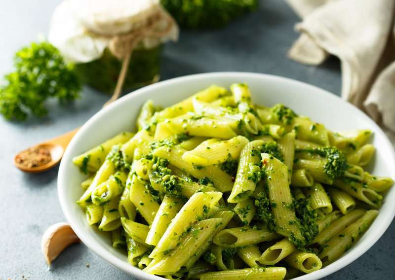 This 15-Minute Pesto Pasta Tastes Like Summer in Italy: How to Make Pesto Pasta That Actually Tastes Fresh 5 How to Make Pesto Pasta - Authentic Pesto Pasta (Recipe Guide) Tips And Calories