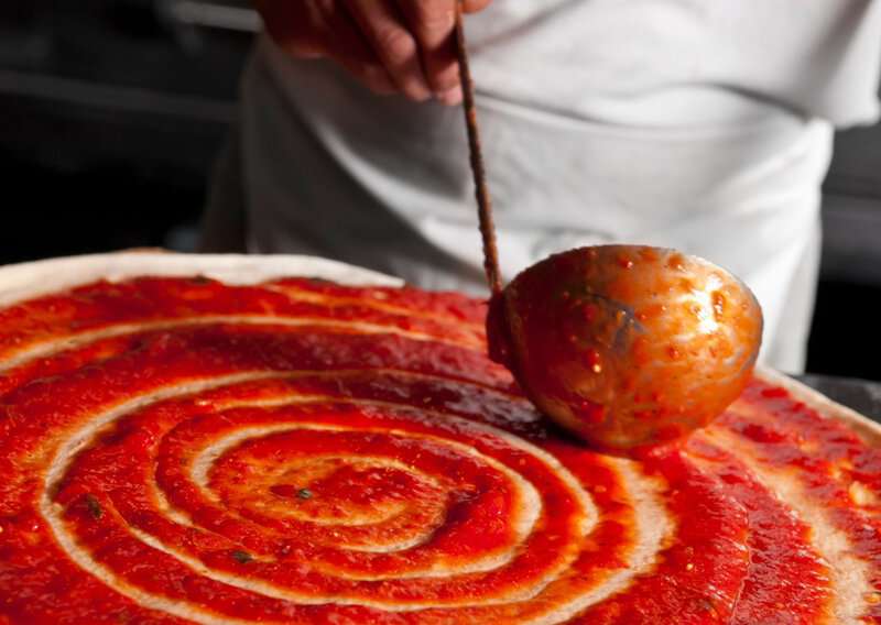 How To Make Pizza From Scratch (Recipe Guide) Tips and Calories