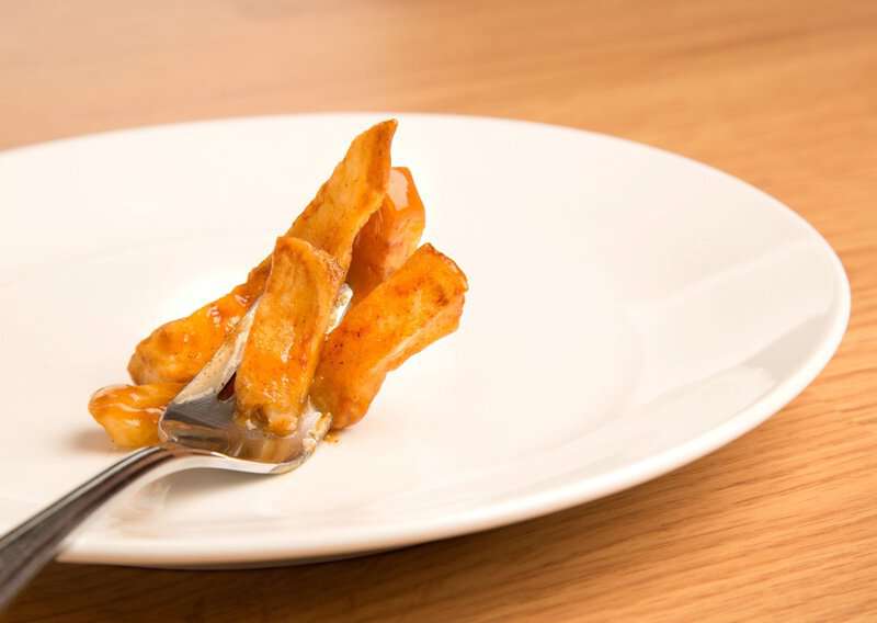 How to Make Poutine: Authentic Canadian Poutine Recipe 2 How to Make Poutine – Authentic Poutine (Recipe Guide)