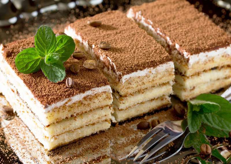 How to Make Tiramisu – Authentic Tiramisu (Recipe Guide)