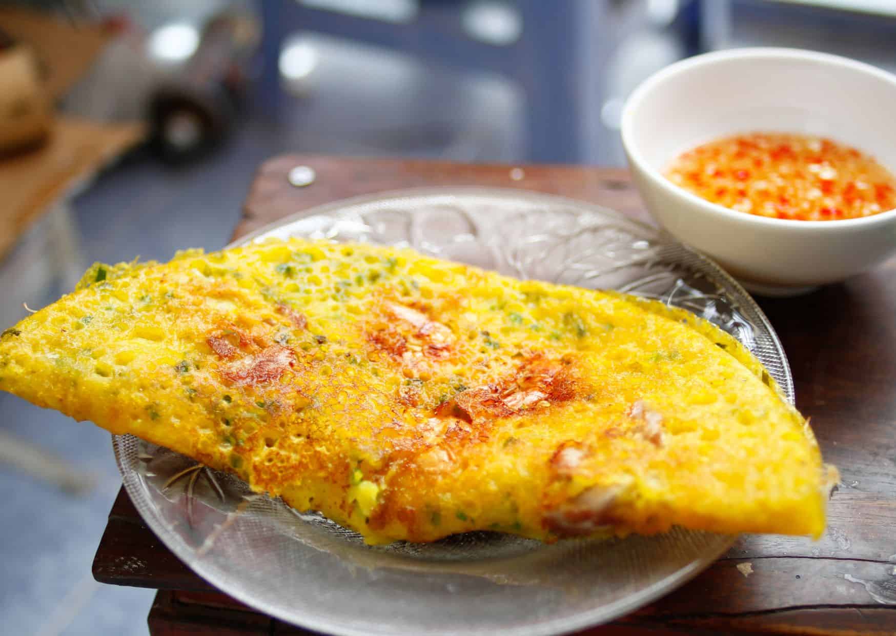 Why This Vietnamese Pancake Is So Crispy And How You Can Make It 1 How To Make Banh Xeo Vietnamese Sizzling Pancakes (Recipe Guide)