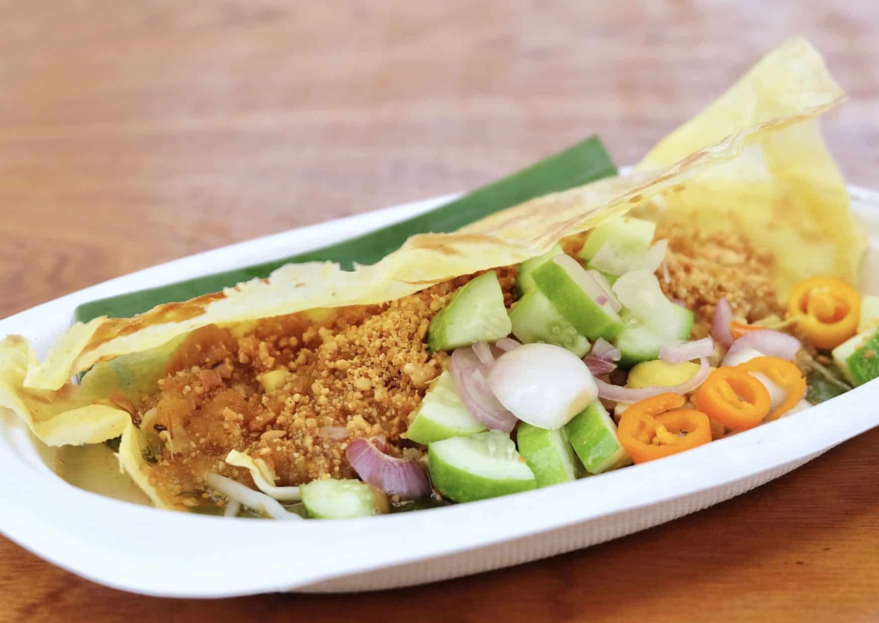 Why This Vietnamese Pancake Is So Crispy And How You Can Make It 6 How To Make Banh Xeo Vietnamese Sizzling Pancakes (Recipe Guide)