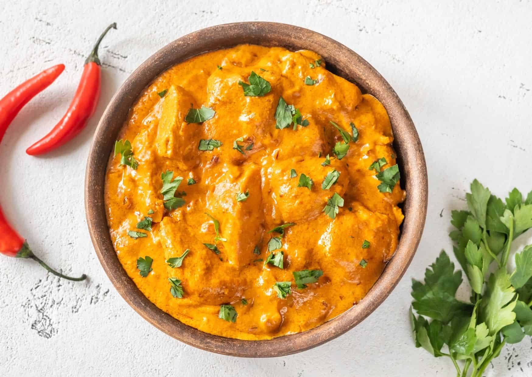 7 Delicious Recipes to Eat with Naan (Recipe Guide)
