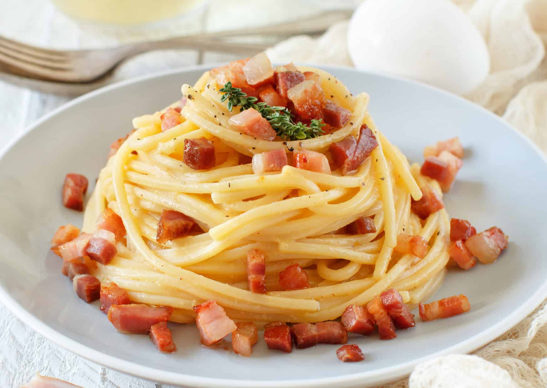 The Fastest Way to Start a Pasta Argument? Say “Creamy Carbonara” 1 Italian vs American Carbonara Recipe The Ultimate Showdown 2