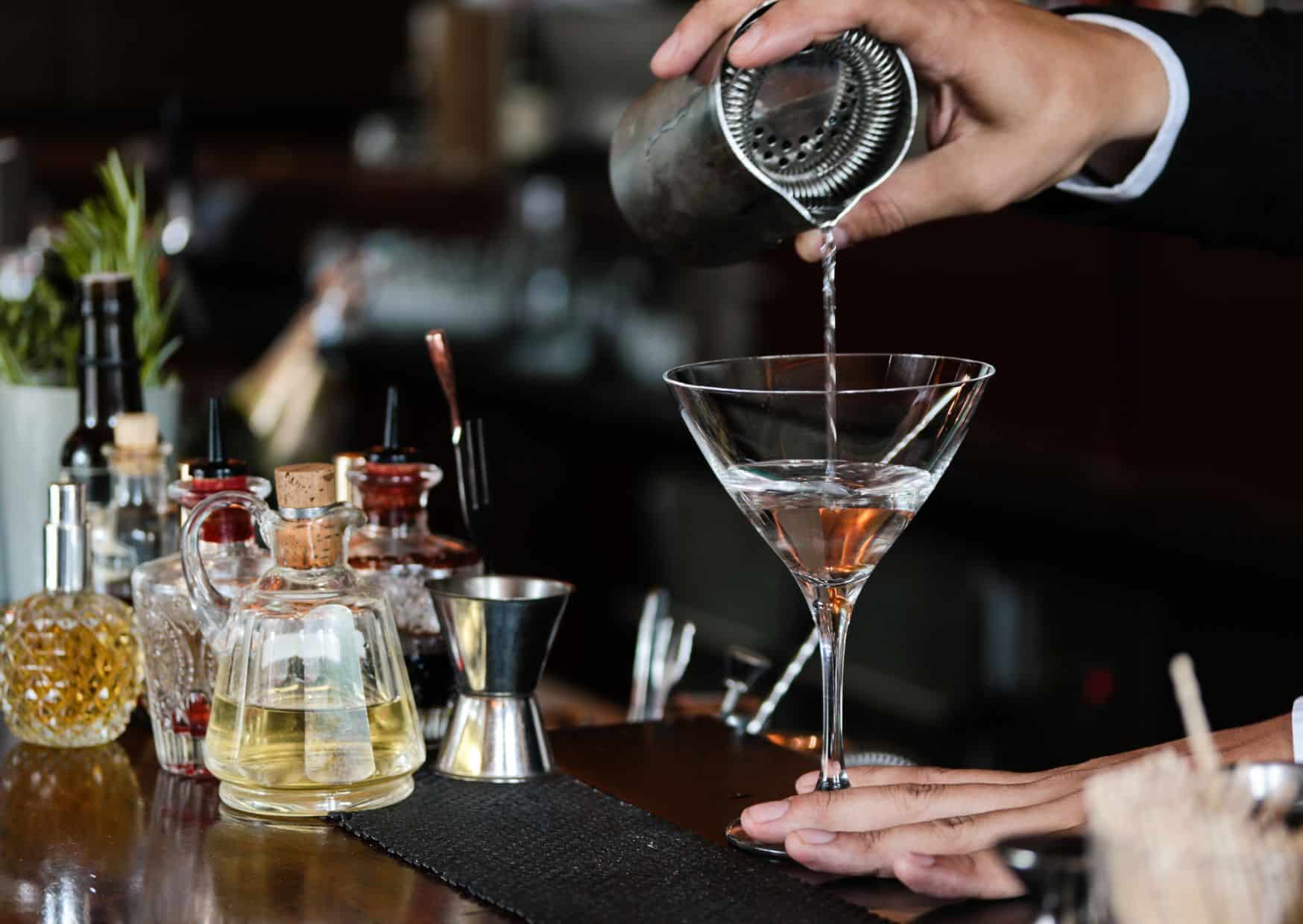How To Make Martini Cocktail (Recipe Guide)