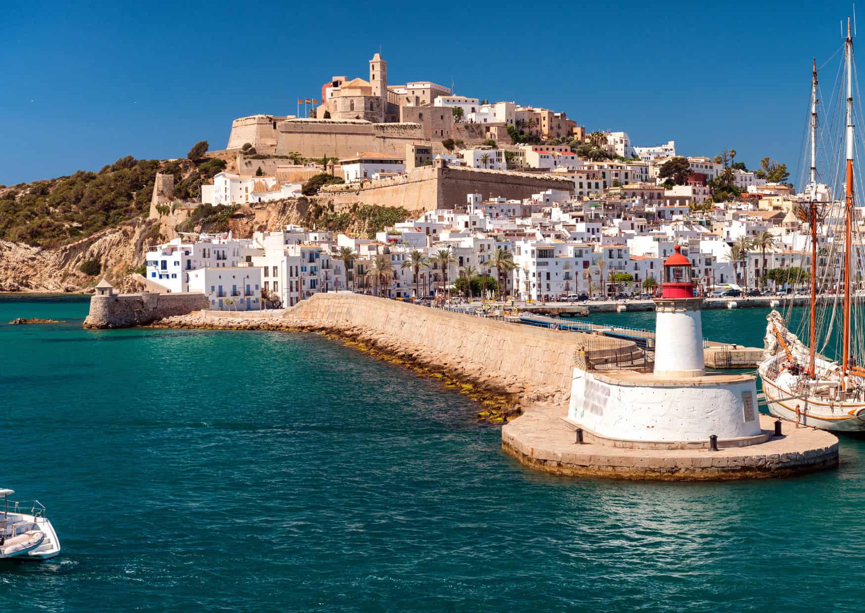 20 Countries Americans Are Moving to as Expats in 2024: Top Destinations and Trends