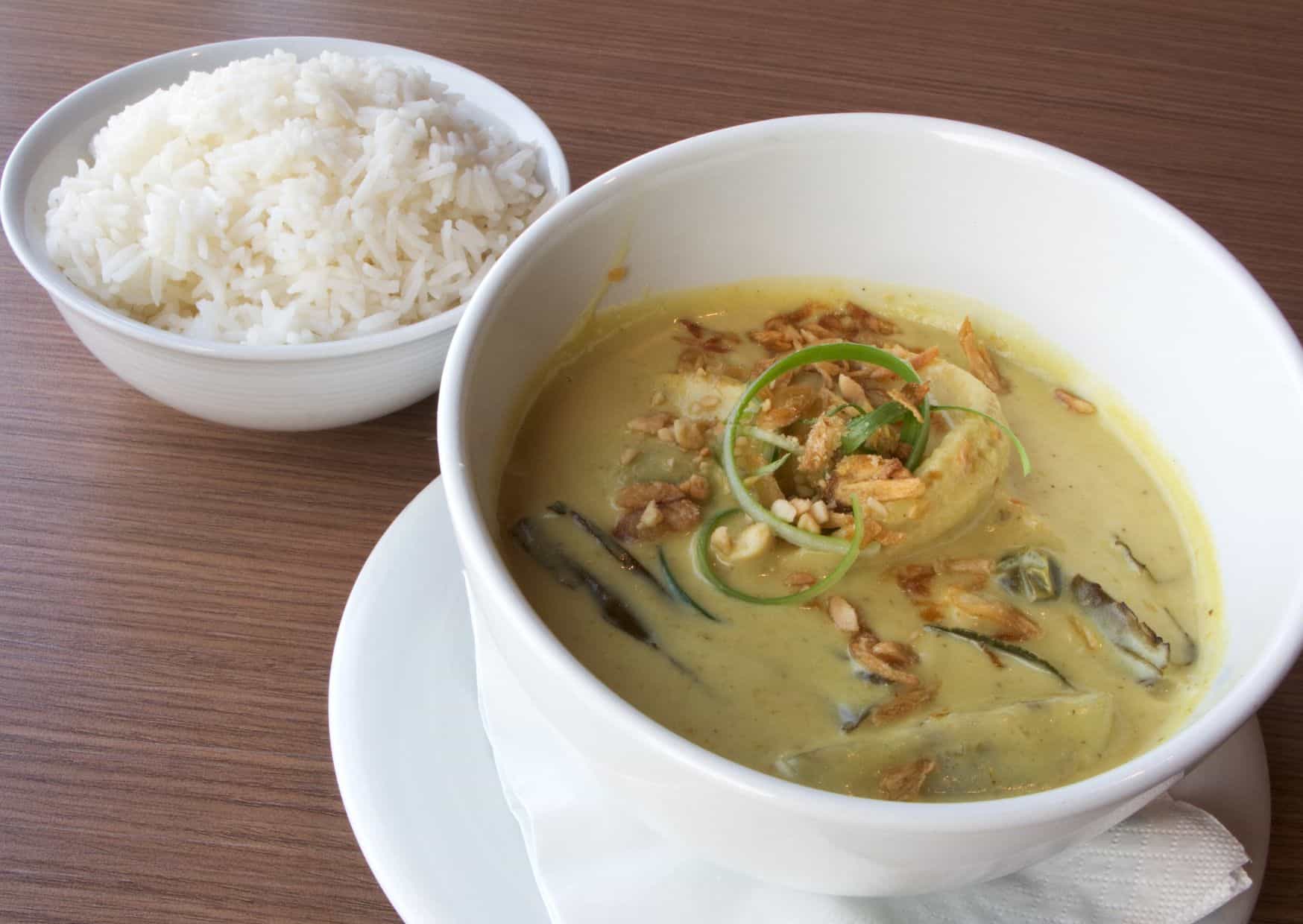 12 Best Countries to Visit for Food And the Must-Try Dish in Each One 10 How To Make Vietnamese Lemongrass Chicken (Recipe Guide) Tips And Calories