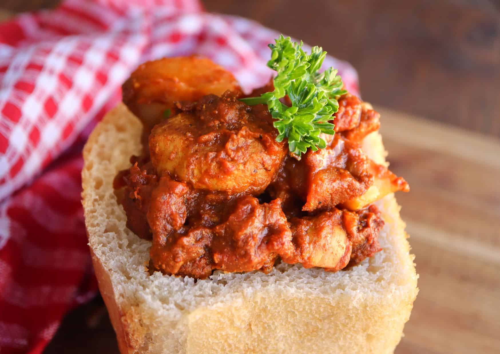 Forget Curry and Rice, South Africa Puts the Curry Inside the Bread: How To Make Make Bunny Chow at Home 4 The Most Popular Food In South Africa: How to Make Bunny Chow (Recipe Guide)
