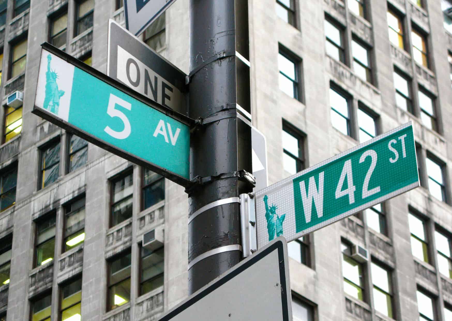 Most Popular Tourist Traps in New York (Travel Guide)
