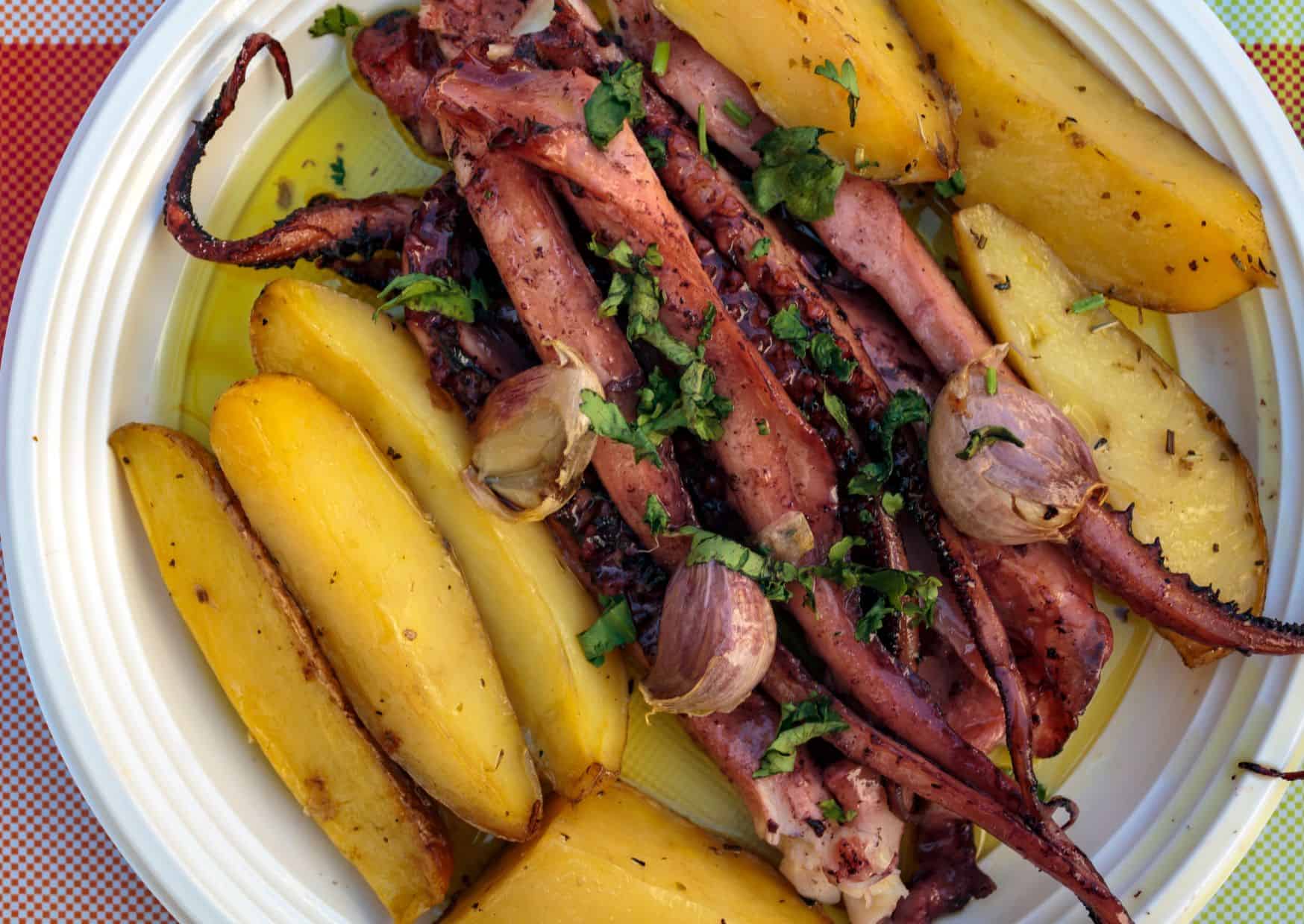 How to Make Octopus with Olive Oil and Garlic (Recipe Guide)