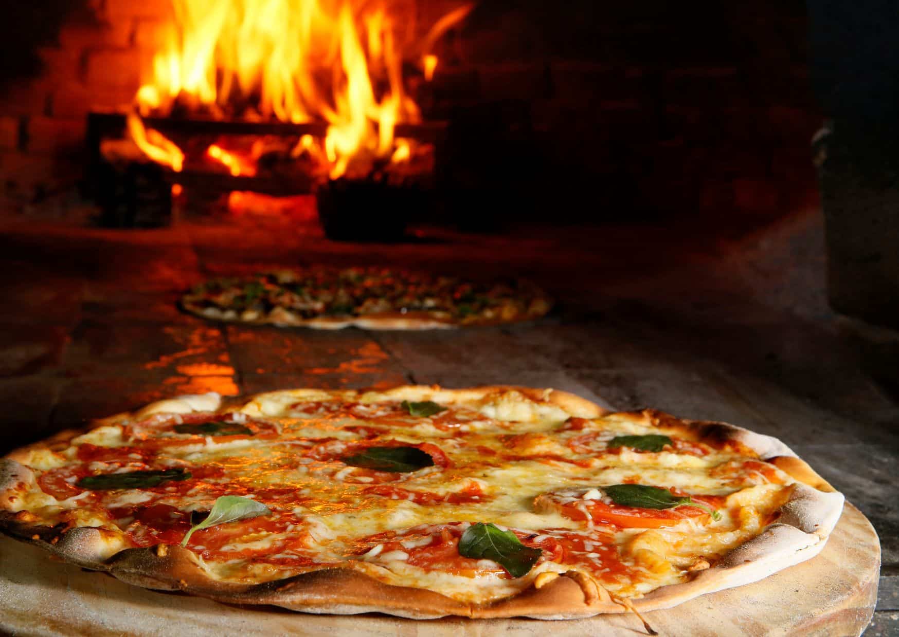 Which Is The Most Popular Dish In The World (Recipe Guide), Difference Between Argentinian Pizza and Italian Pizza