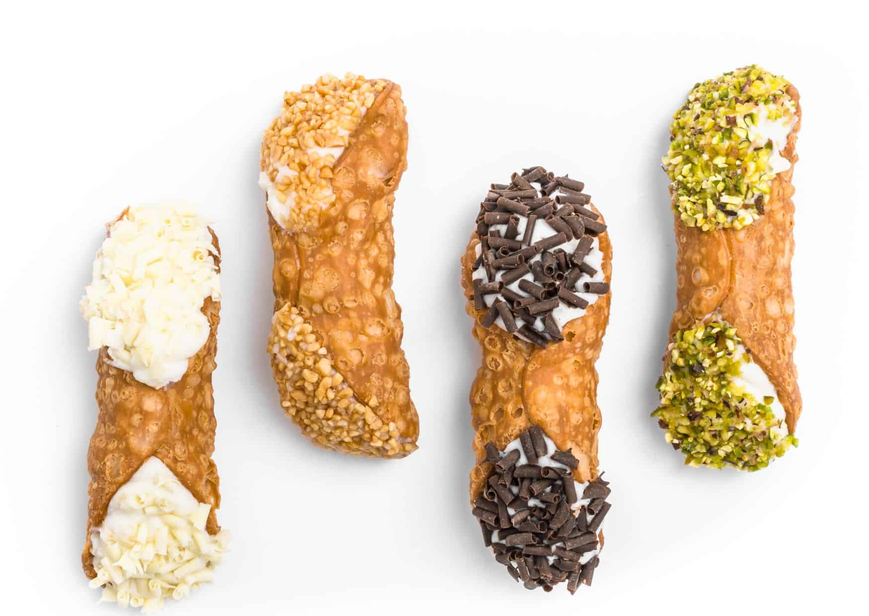 How To Make Homemade Cannoli (Recipe Guide)