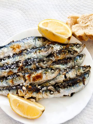 4 Most Popular Andalusia Food (Recipe Guide), How To Make Homemade Espetos Sardine Skewers (Recipe Guide)