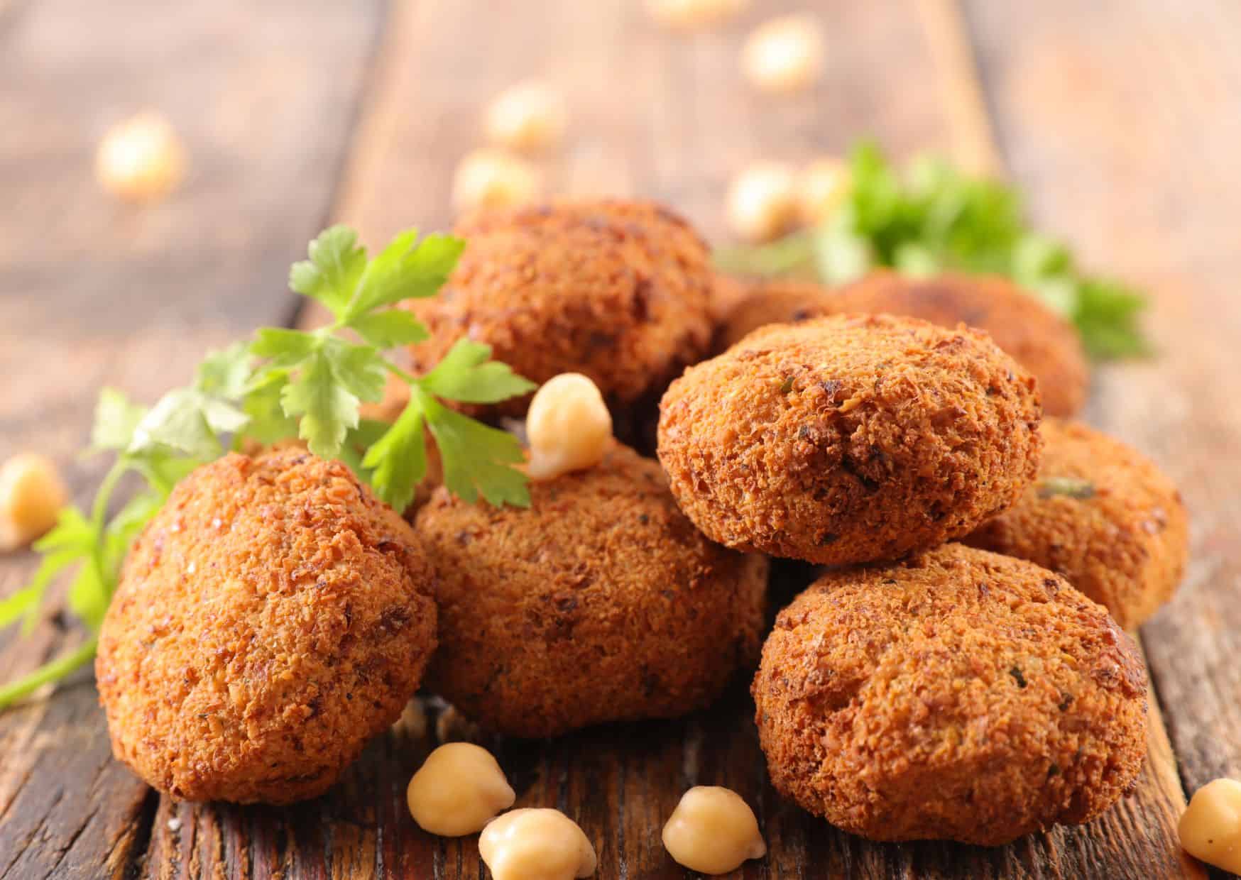 How to Make Homemade Falafel That’s Crispy Outside and Fluffy Inside 1 How to Make Homemade Falafel (Recipe Guide)
