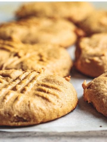 How To Make Peanut Butter Cookies (Recipe Guide)