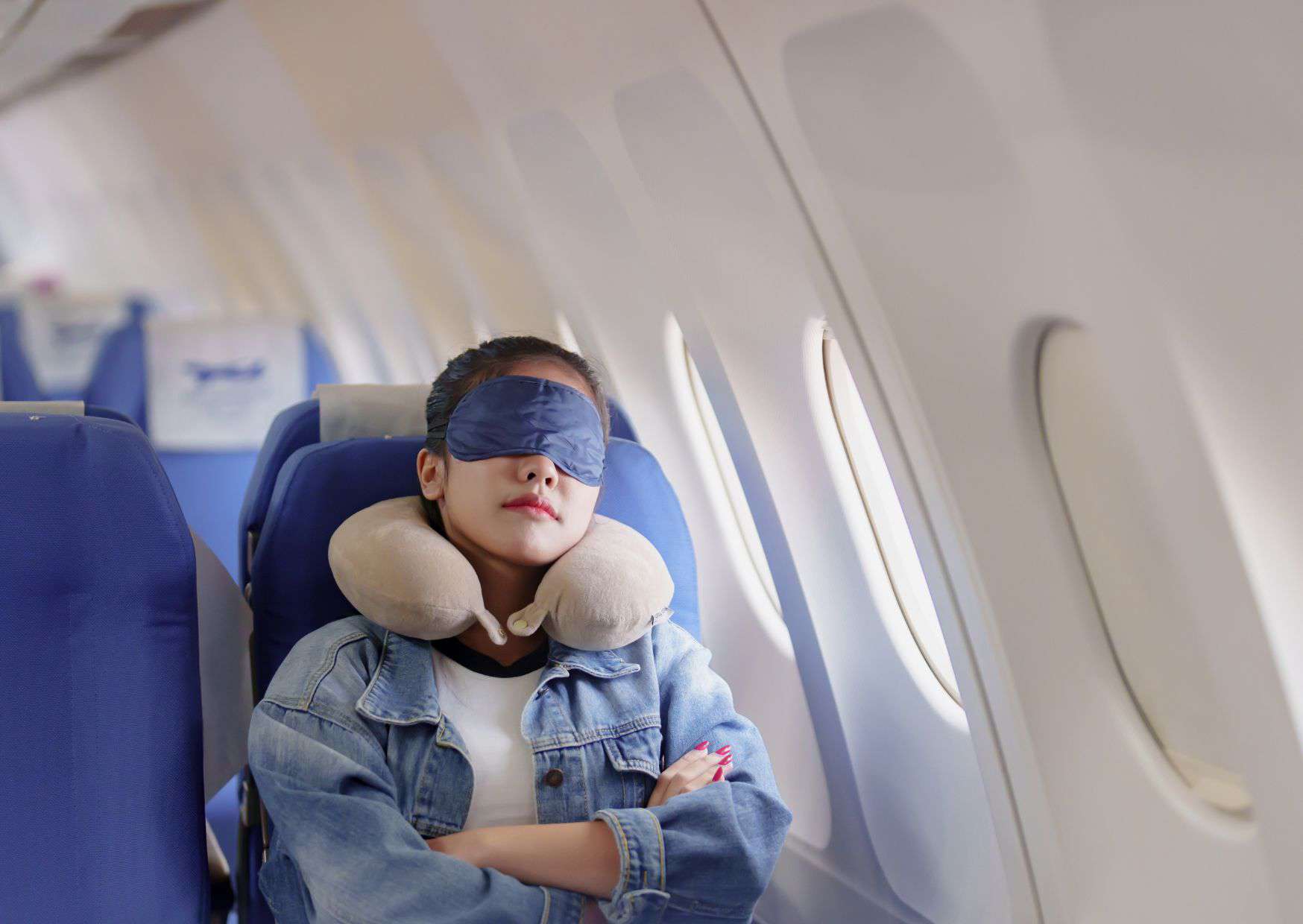 Can’t Sleep on Flights? If You Can Never Sleep on Flights, You’re Probably Making These Mistakes 2 Tips to Get Better Sleep on Planes and Mistakes to Avoid