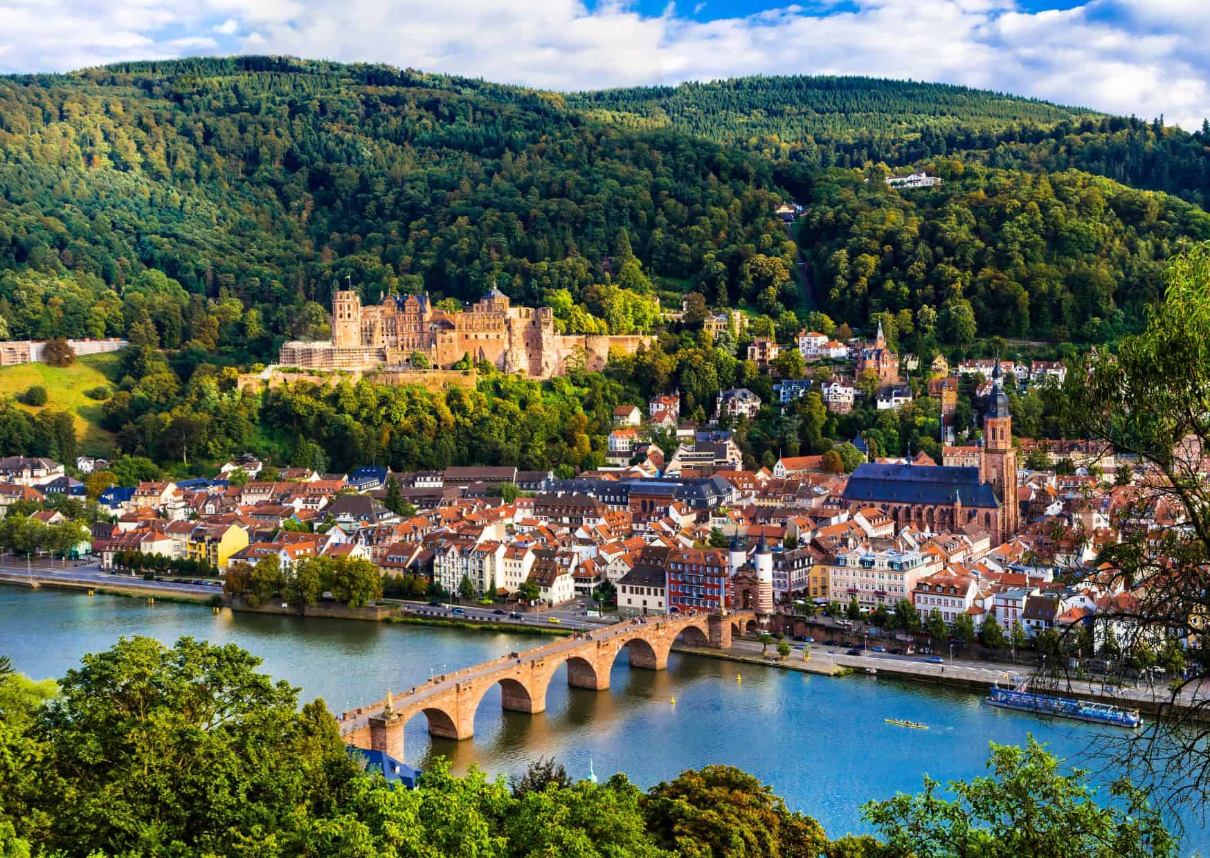 15 Best Countries for American Expats to Escape To This 2025 