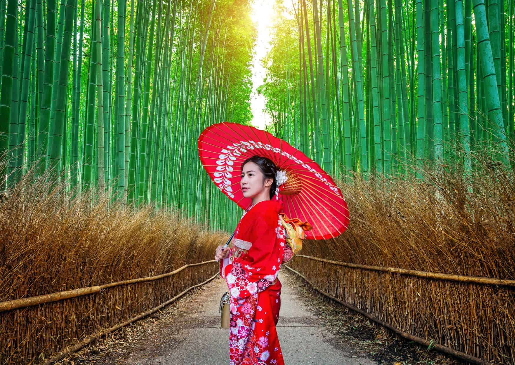 Tourists Do These Things in Japan Without Realizing How Rude They Look 1 Don’t Do This in Japan: 22 Things not to do in Japan