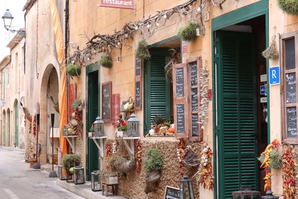 16 Things Europeans Stubbornly Refuse to Change 3