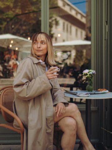15 Unspoken Rules of French Life That Tourists Never Understand, 10 Dress Code Shocks Americans Face in France